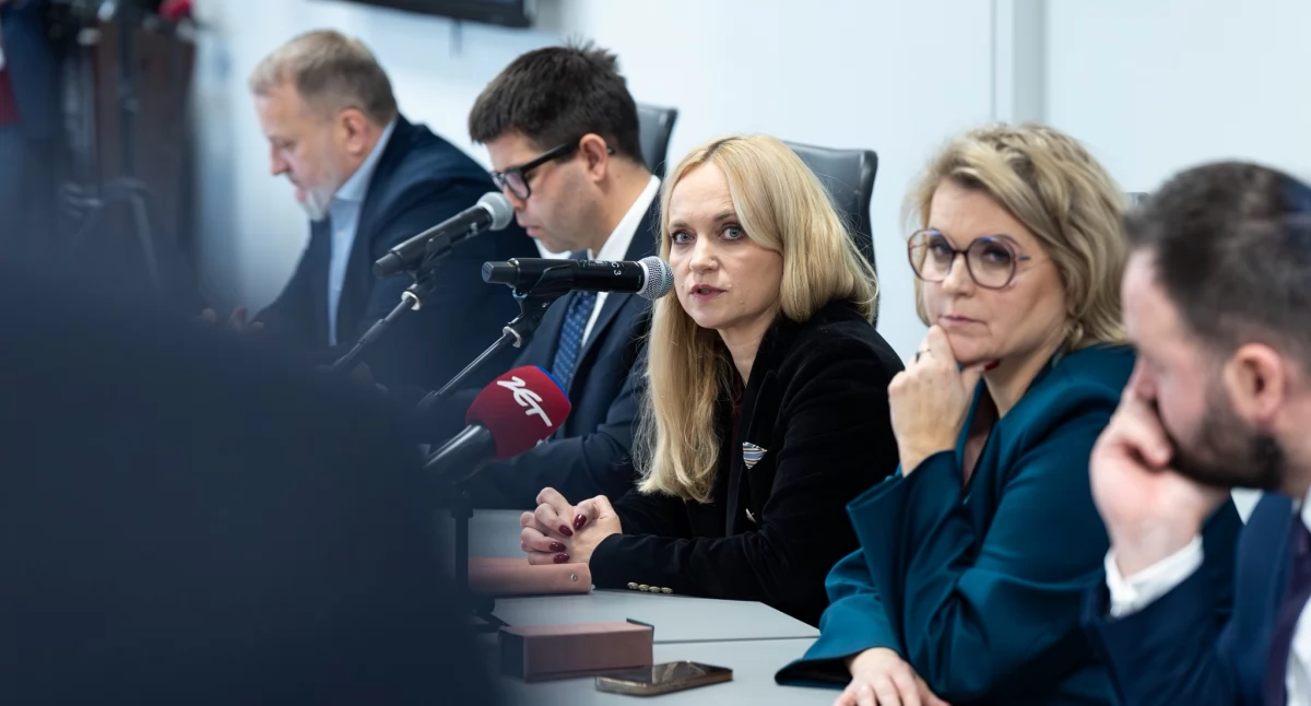 fot. x.com/MZ_GOV_PL, na zdj. minister zdrowia Jolanta Sobierańska-Grenda i Łukasz Jankowski