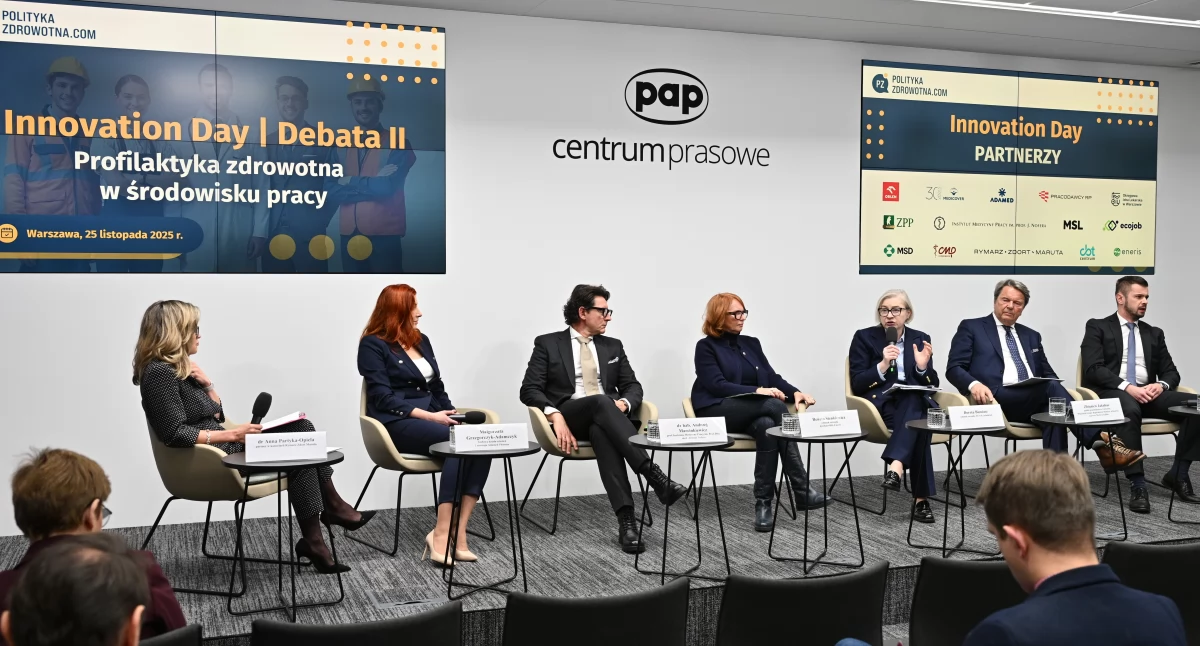 Na zdjęciu (od lewej): dr Anna Partyka-Opiela, Małgorzata Grzegorczyk-Adamczyk, dr hab. n. med. Andrzej Marcinkiewicz, Renata Sienkiewicz, Dorota Bieniasz, Zbigniew Jakubas, dr Dawid Panek. Foto: Politykazdrowotna.com / PAP / Innovation Day 2025