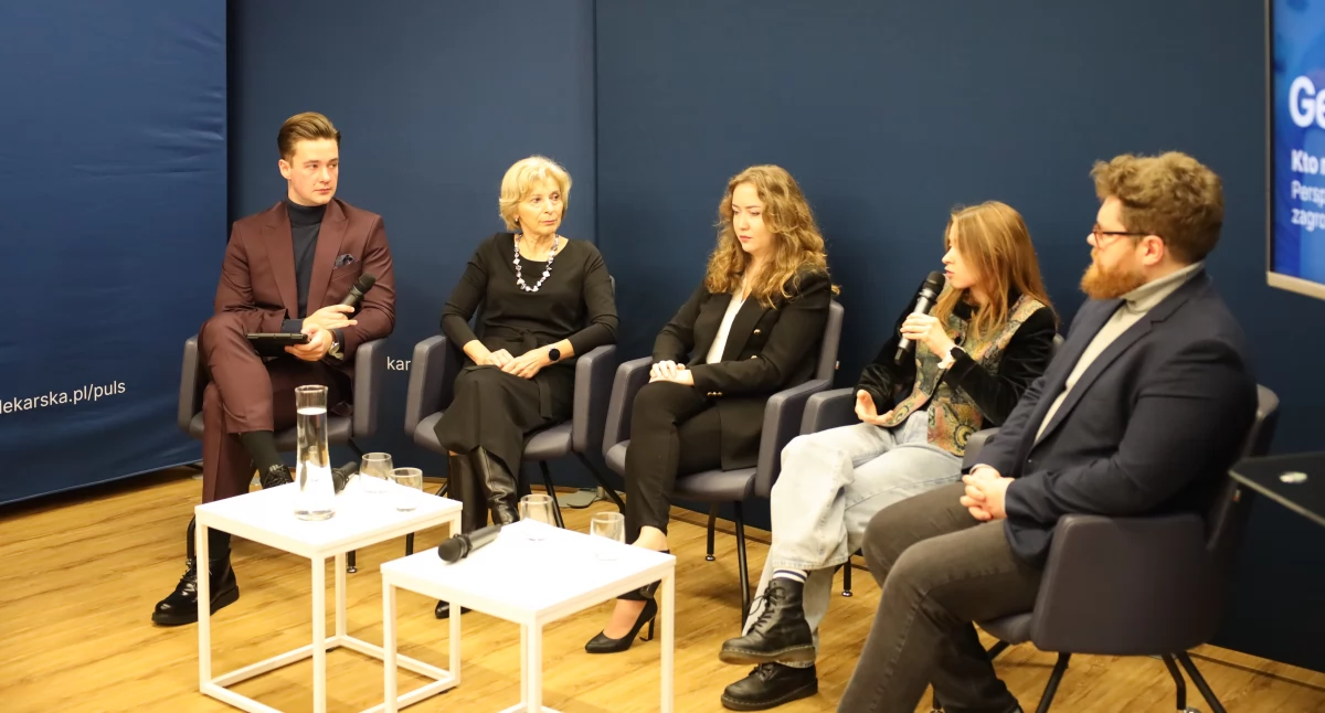 Na zdjęciu (od lewej: prowadzący: lek. Wiktor Możarowski, i paneliści: prof. dr hab. n. med. i n. o zdr. Dorota Kozieł, lek. Aleksandra Pechcińska, lek. Daria Brzezińska, lek. Robert Kupis. Foto: OIL w Warszawie 