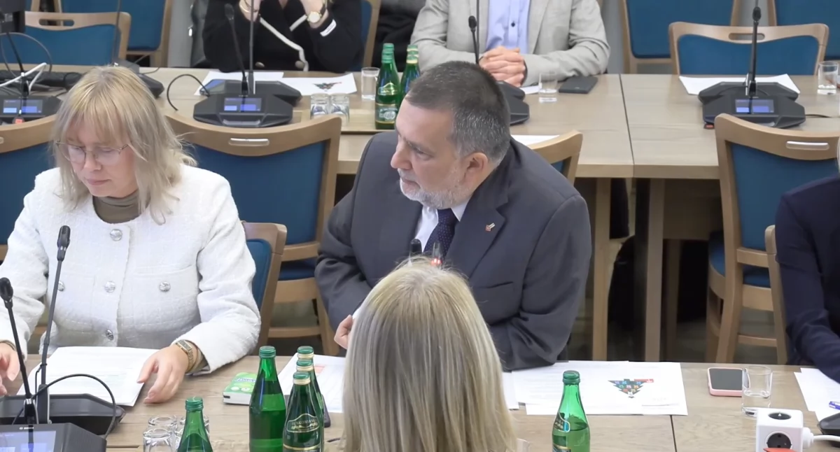 Na zdjęciu: ginekolog Artur Prusaczyk, screen: www.sejm.gov.pl