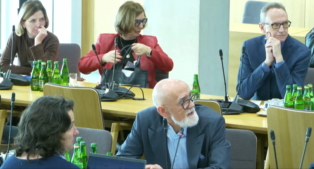 Na zdjęciu (w centrum): wiceminister zdrowia Tomasz Maciejewski podczas obrad sejmowej Komisji Zdrowia. Foto: Małgorzata Hnat/PolitykaZdrowotna.com