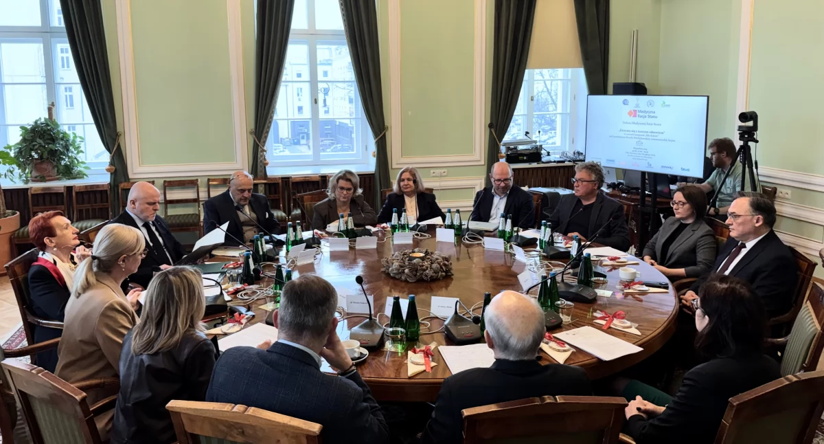 Uczestnicy debaty Medycznej Racji Stanu „Liczymy się z naszym zdrowiem”. Fot. Danuta Deckert/PolitykaZdrowotna.com