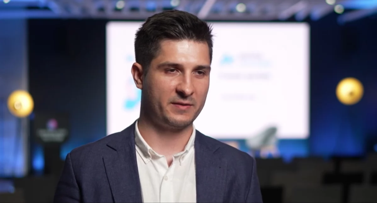 Na zdjęciu: Jakub Kosikowski, rzecznik prasowy Naczelnej Izby Lekarskiej. Foto: screen z YT Alivia