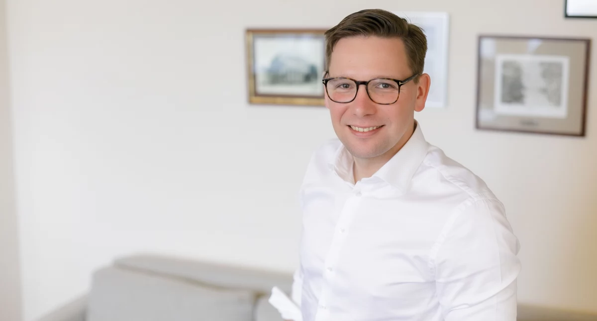 Na zdjęciu: prof. dr hab. n. med. Michał Grąt, krajowy konsultant w dziedzinie transplantologii klinicznej, kierownik Katedry i Kliniki Chirurgii Ogólnej, Transplantacyjnej i Wątroby. Warszawski Uniwersytet Medyczny. Foto: materiały prasowe WUM