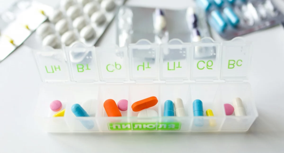 Apteki, farmacja, jednoznacznie wykazie Technicy farmaceutyczni prawa wydawania leków bardzo silnie działających - zdjęcie, fotografia