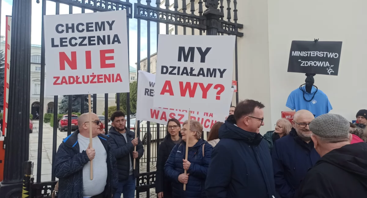 Organizatorzy akcji zaznaczają, że na odpowiedzi z MZ czekają do końca marca. Foto. PolitykaZdrowotna.com