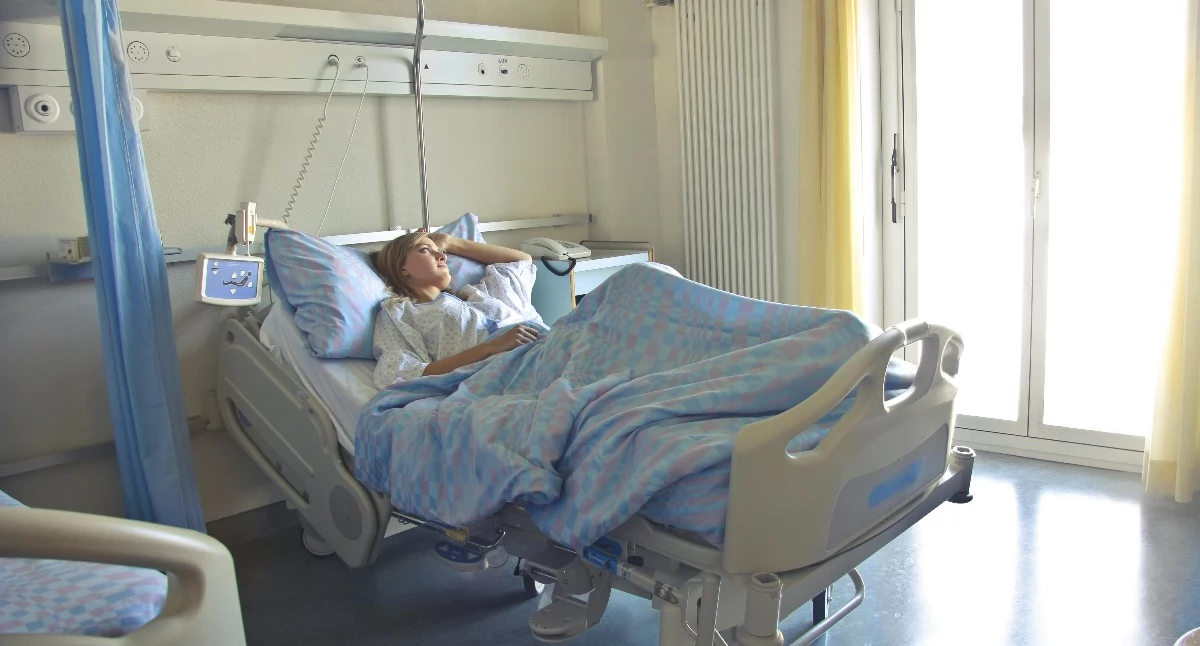 Błędy medyczne, nakłada karę ponad szpital Łodzi łamanie pacjentki Anity - zdjęcie, fotografia