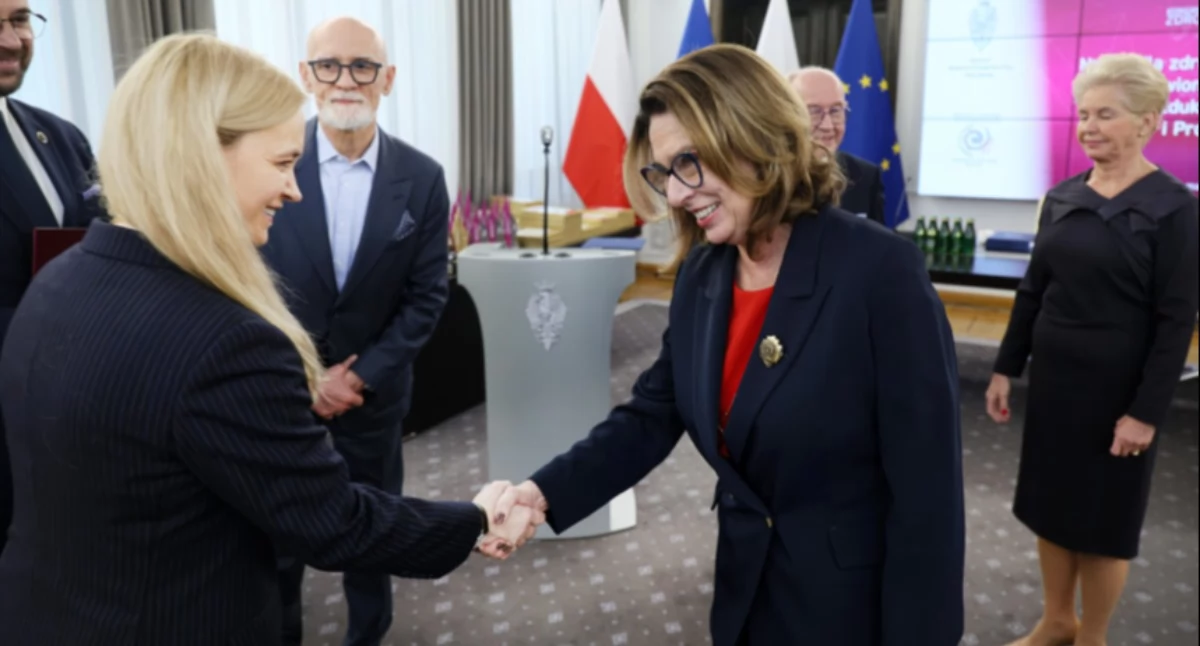 W rządzie, w parlamencie , „Odwaga lekarzy ogromne znaczenie” przełomowe rekomendacje Kongresu Zdrowie Polaków Senacie - zdjęcie, fotografia