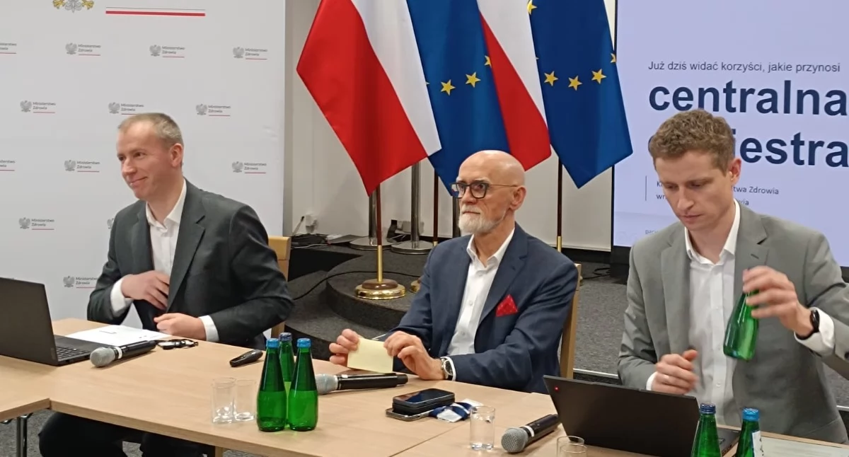 Raporty, analizy, rankingi, „System pilnuje kolejki pacjenta” odzyskanych wizyt dzięki Centralnej Rejestracji - zdjęcie, fotografia
