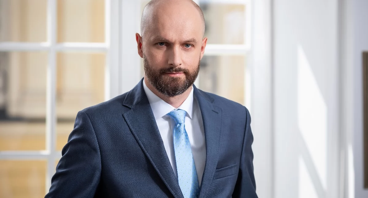 Firmy i instytucje, Łukasz Pietrzak Główny Inspektor Farmaceutyczny walczy dobre imię urzędu - zdjęcie, fotografia