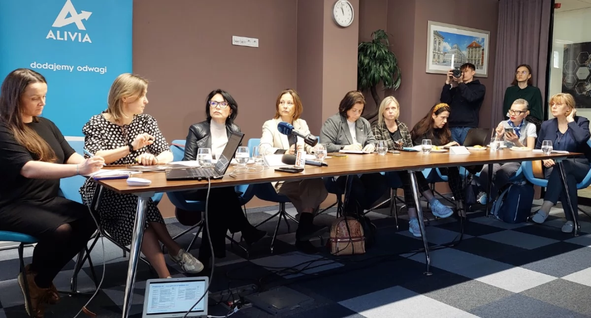 Konferencja Alivii  „Cięcia w NFZ i ich wpływ na zdrowie pacjentów”. Foto: https://niepelnosprawni.pl/