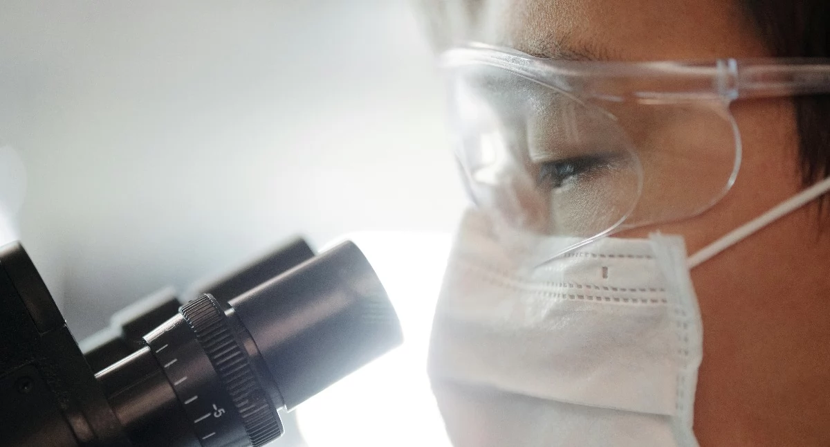 Apteki, farmacja, choroba wątroby dotyka coraz młodszych aptekach Gemini ruszają darmowe badania przesiewowe - zdjęcie, fotografia