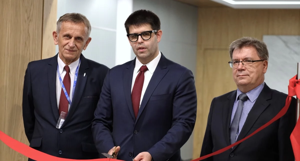 Na zdj. od lewej: Jacek Miarka, Łukasz Jankowski i Zbigniew Kuzyszyn. Fot. Alicja Szczypczyk/NIL