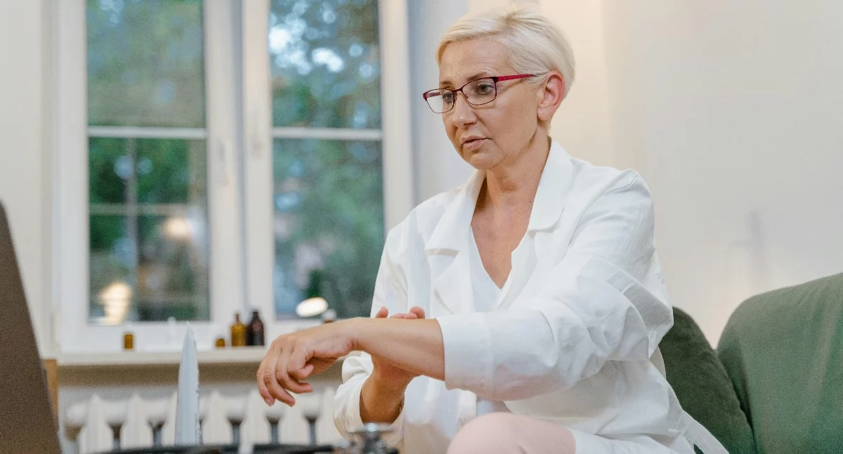 Zdrowie psychiczne, Paplopsychologia zalewa internet ustawa naprzód problem wciąż pozostaje - zdjęcie, fotografia