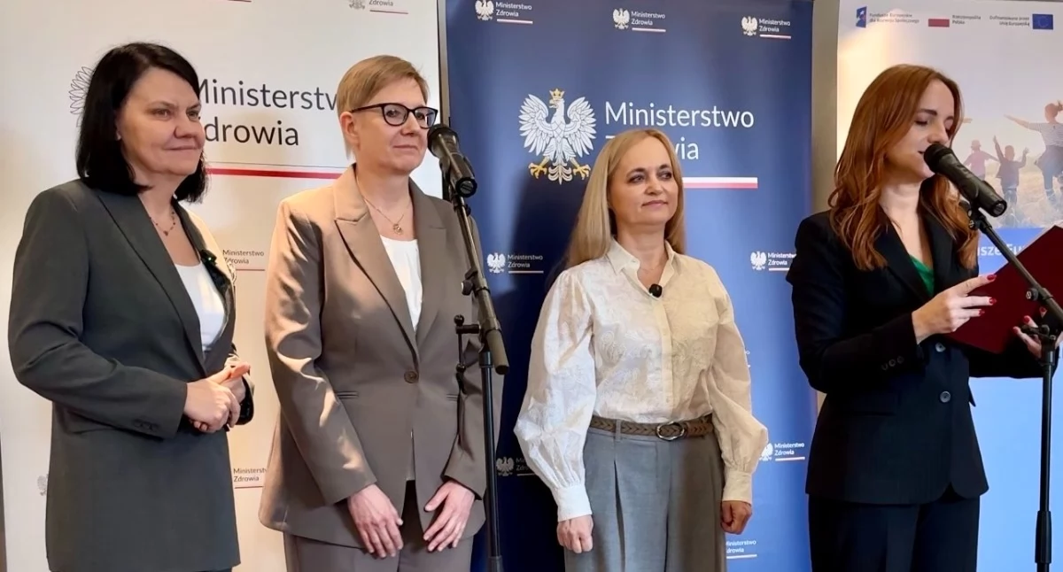 Konferencja prasowa MZ i IHiT. Na zdjęciu od lewej: wiceminister zdrowia Katarzyna Kacperczyk, dyrektor IHiT prof. Ewa Lech-Marańda, minister zdrowia Jolanta Sobierańska-Grenda, rzecznik prasowa MZ Anna Choszcz-Sendrowska. Fot. Danuta Deckert
