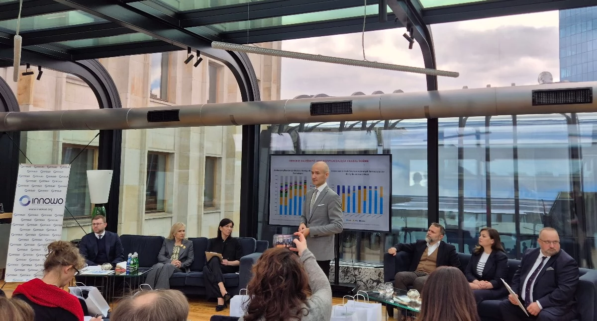 Fot. Od lewej: Grzegorz Rychwalski KPL, Barbara Misiewicz-Jagielak KPL, Anna Gołębicka ekonomistka i strateżka, Hubert Bukowski INNOWO, dr Jacek Bartosiak Strategy&Future, Katarzyna Dubno KPL, Krzysztof Kopeć KPL. Fot. materiały prasowe