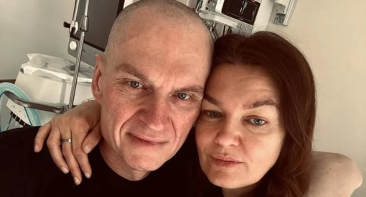 Na zdjęciu: Dziennikarz Andrzej Poczobut z żoną Oksaną w szpitalu MSWiA. Foto: Oksana Poczobut/X