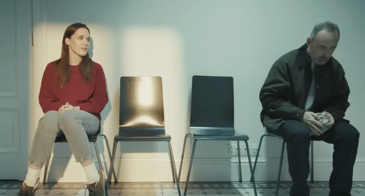 Zdjęcie ze spotu kampanii Instytut Psychologii PAN „Daj sobie spokój. Czeka u psychologa