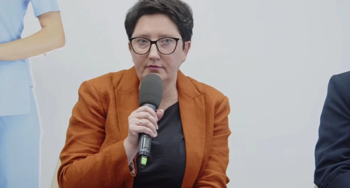 Jolanta Januszak, pielęgniarka, która zwraca uwagę zwłaszcza na trudną sytuację w psychiatrii. Foto. Screen transmisja