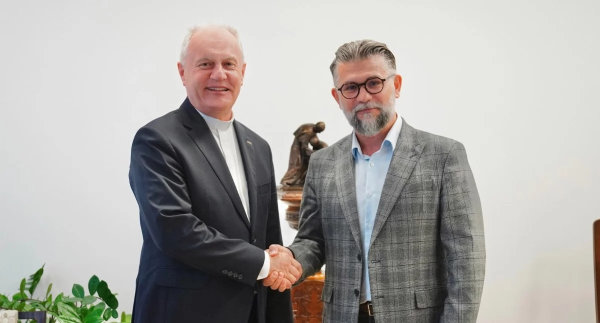 Rektor Ks. prof. dr hab. Mirosław Kalinowski i prof. Maciej Banach. Foto. KUL