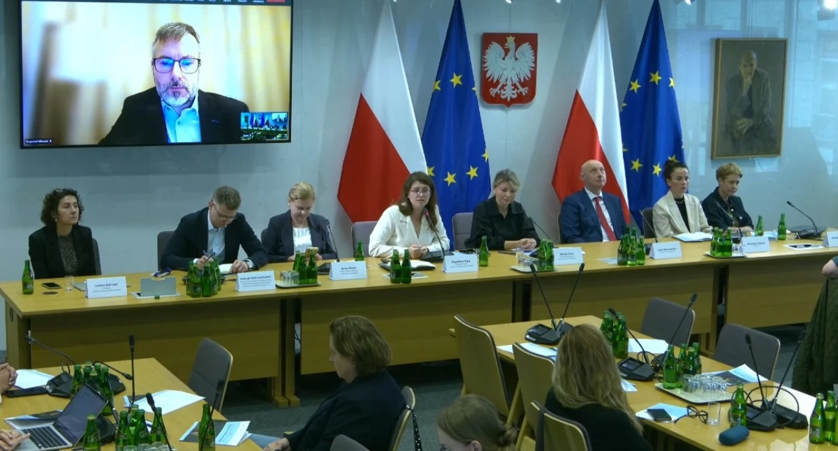 Ukazał się raport „Internet dzieci 2026”. Fot. Screan Sejm