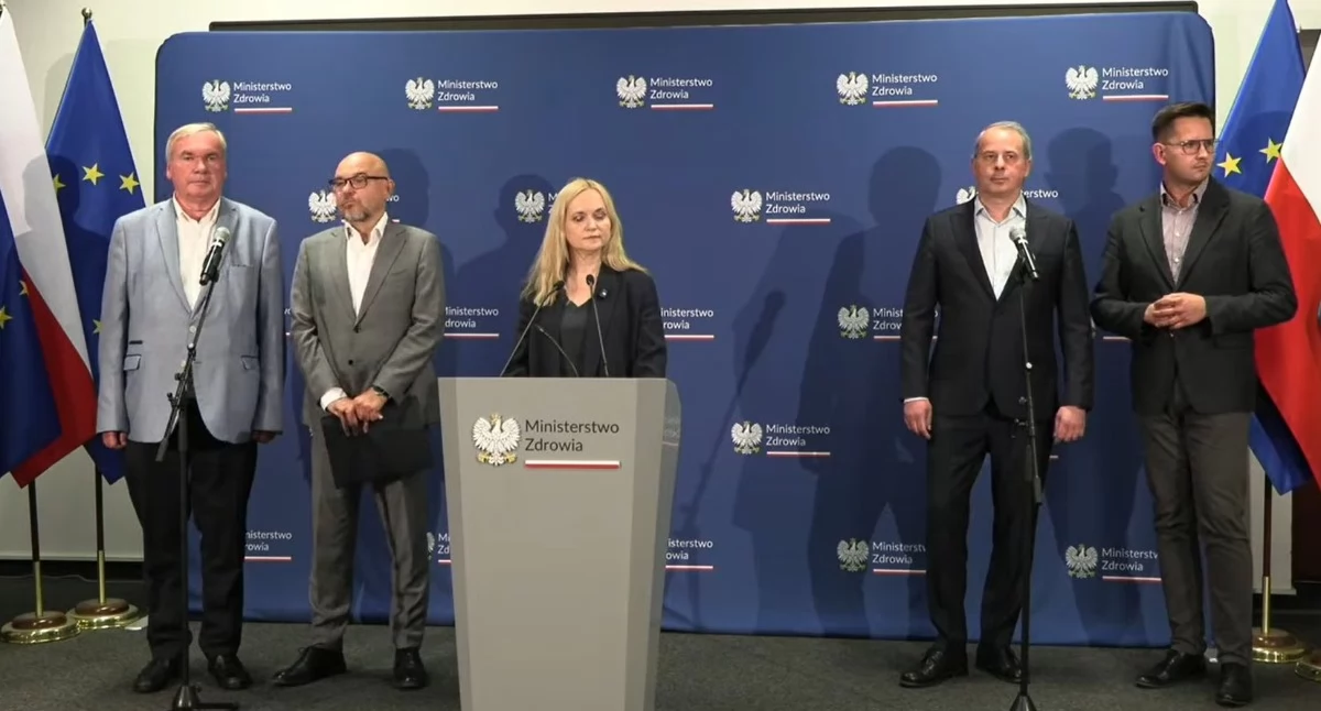 Konferencja prasowa MZ. W środku Jolanta Sobierańska-Grenda. Foto. screeen YT