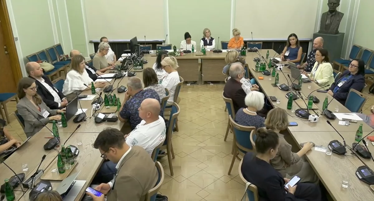 Posiedzenie Parlamentarnego Zespołu ds. Chorób Centralnego Układu Nerwowego, Parlamentarnego Zespołu ds. Chorób Rzadkich, Parlamentarnego Zespołu ds. dzieci chorych na dystrofię mięśniową Duchenne’a oraz Parlamentarnego Zespołu ds. SMA. Fot. Sejm screan
