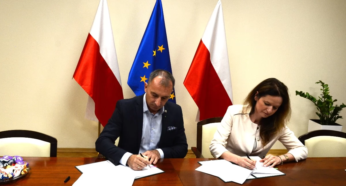 Na zdjęciu, od lewej: Tomasz Ślusarczyk oraz prof. dr hab. n. med. Justyna Domienik-Karłowicz. Foto: LUX MED