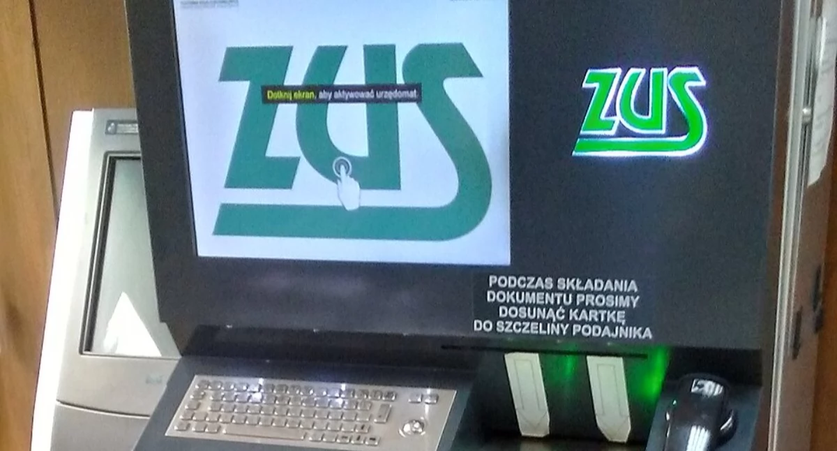 Automat do przyjmowania dokumentów w oddziale ZUS, Tomaszów Mazowiecki. Fot. Wikipedia