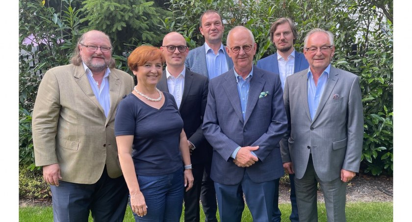 Fot. Od lewej – Rafał Krajewski, Barbara Kopeć, Artur Białkowki, Jakub Szulc, Andrzej Mądrala, Andrzej Podlipski i Ryszard Szcząchor