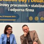  Od lewej: dr hab. n. med. Agnieszka Chłoń-Domińczak i wiceminister sportu i turystyki...