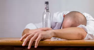 ZUS wypłaca miliony złotych na tzw. renty alkoholowe