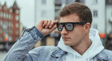 Tanie okulary przeciwsłoneczne mogą bardziej szkodzić niż pomagać. Okulista wyjaśnia, jak wybrać bezpieczne okulary z filtrem UV