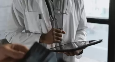 Medyczne nowinki w sieci. Jak odróżnić rzetelną wiedzę od obietnic bez pokrycia?