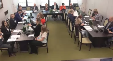 Ustawa o wychowaniu w trzeźwości do zmiany? „Cena minimalna alkoholu to realne narzędzie ochrony zdrowia” – gorąca debata w Senacie