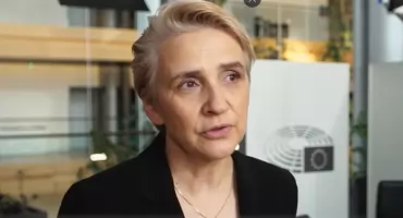 Joanna Scheuring-Wielgus: „Co 76 sekund dziecko pada ofiarą przemocy w sieci”. UE szykuje ofensywę przeciw platformom internetowym