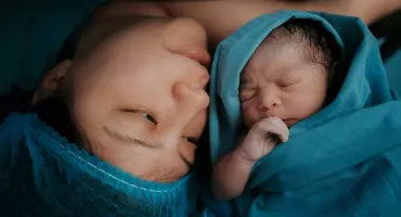 Mikrochimeryzm płodowo-matczyny: co biologia mówi o macierzyństwie
