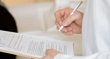 Mniej biurokracji w szpitalach. MZ upraszcza dokumentację przy krótkich zabiegach