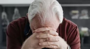 Choroba Alzheimera może działać podobnie jak choroby prionowe. Prof. Beata Sikorska wskazuje na nowe dowody