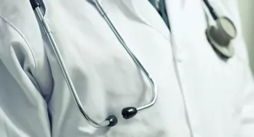 Kolejna kontrola wokół Dawida Kacprzyka. Mazowiecki Szpital Bródnowski analizuje dokumentację czasu pracy lekarza