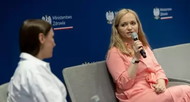 Minister zdrowia tłumaczy się z 725 tys. zł. Wcześniej nie chciała powiedzieć, jak je zarobiła
