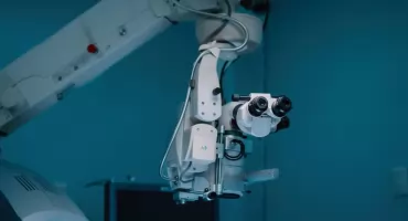 Chirurgia robotowa w Polsce rośnie w siłę. W 2025 roku wykonano rekordową liczbę operacji z użyciem robotów