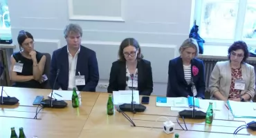 „Szczepionki pozostają głównym celem fałszywych narracji w polskiej infosferze”. Szczepienia na HPV pod falą dezinformacji