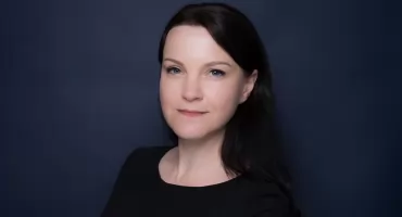 „Rodzicom często sprzedaje się lęk o dziecko a młodym obietnicę kontroli nad własnym ciałem”. Dr Dorota Sikora o wielu twarzach dezinformacji medycznej