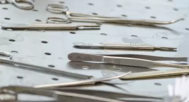 NFZ dostanie godzinowe grafiki pracy lekarzy ze szpitali. Nowe zasady mają wykryć podwójne wykazywanie świadczeń