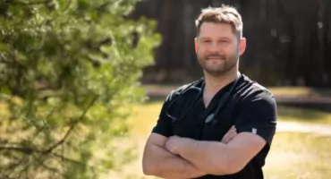 15 tys. euro na badania nad dobrostanem. Dr hab. Daniel Śliż z WUM w gronie liderów EUniWell