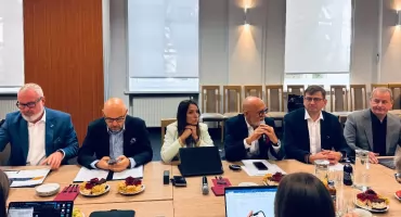 Czas pracy, kolejki i dokumentacja pod lupą NFZ. Możliwe kary do 30 tys. zł. MZ przedstawia szerszy pakiet zmian